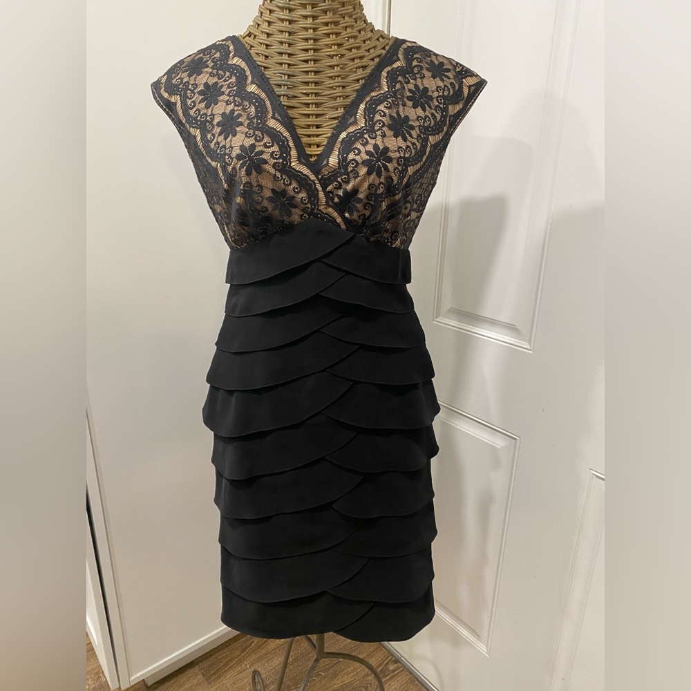 Adriana Papell Tired Evening Dress